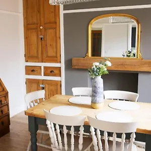 Sandcastle House - *north Bay, Open Air Theatre* Holiday home