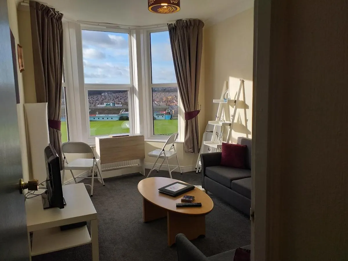 Cricket Stadium View Apartment Scarborough
